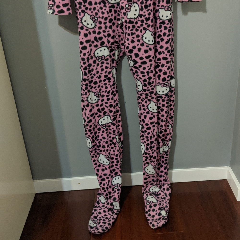 Hello Kitty Full-Length Onesie - Picture 2 of 5
